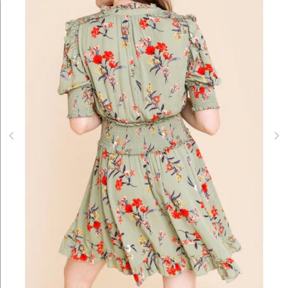 Francesca’s xs green floral smocked sinched v neck mini dress with sleeves - Picture 3 of 9